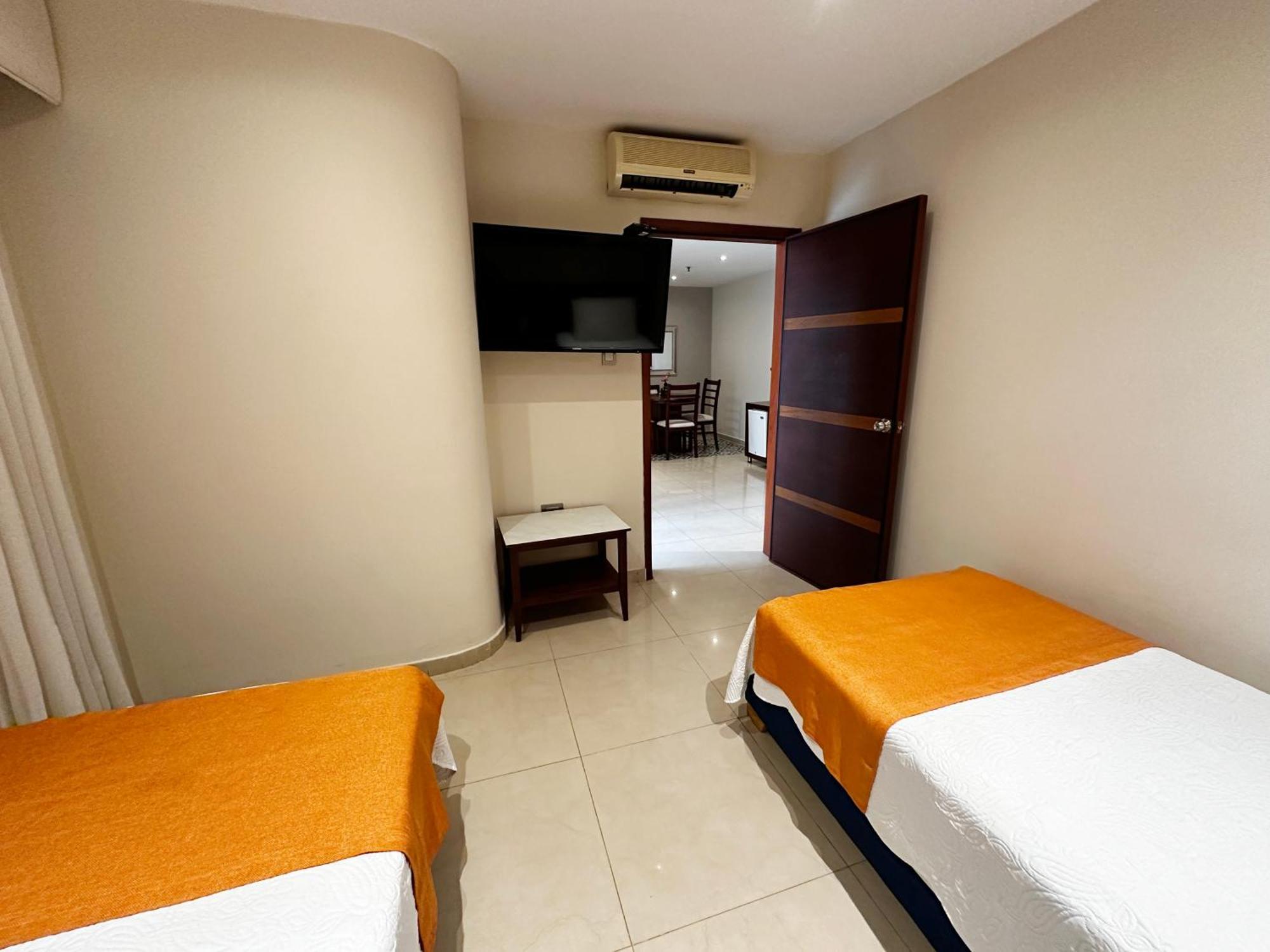 Howard Johnson By Wyndham Barranquilla Versalles Otel Dış mekan fotoğraf